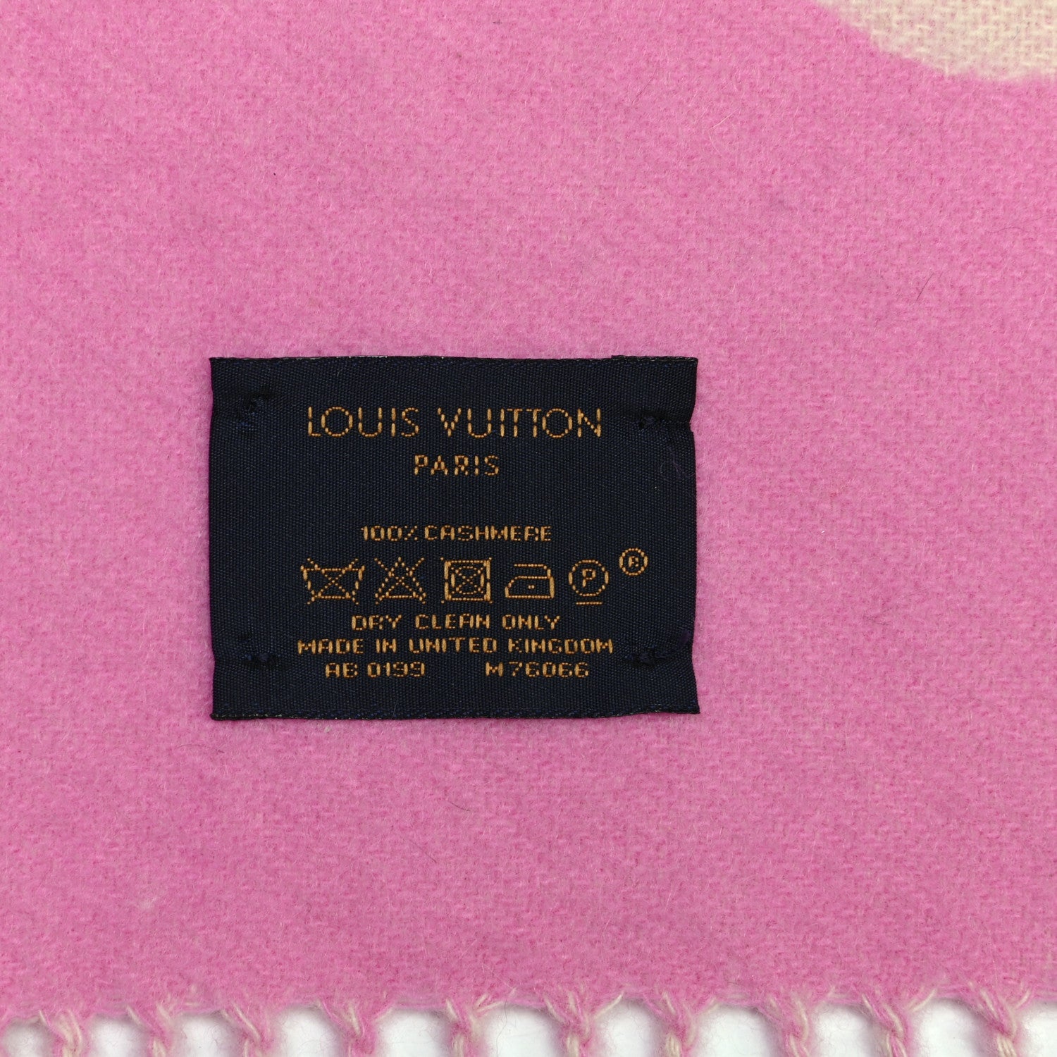 Louis Vuitton Cashmere Monogram Reykjavik Scarf White Pink 8 of 8