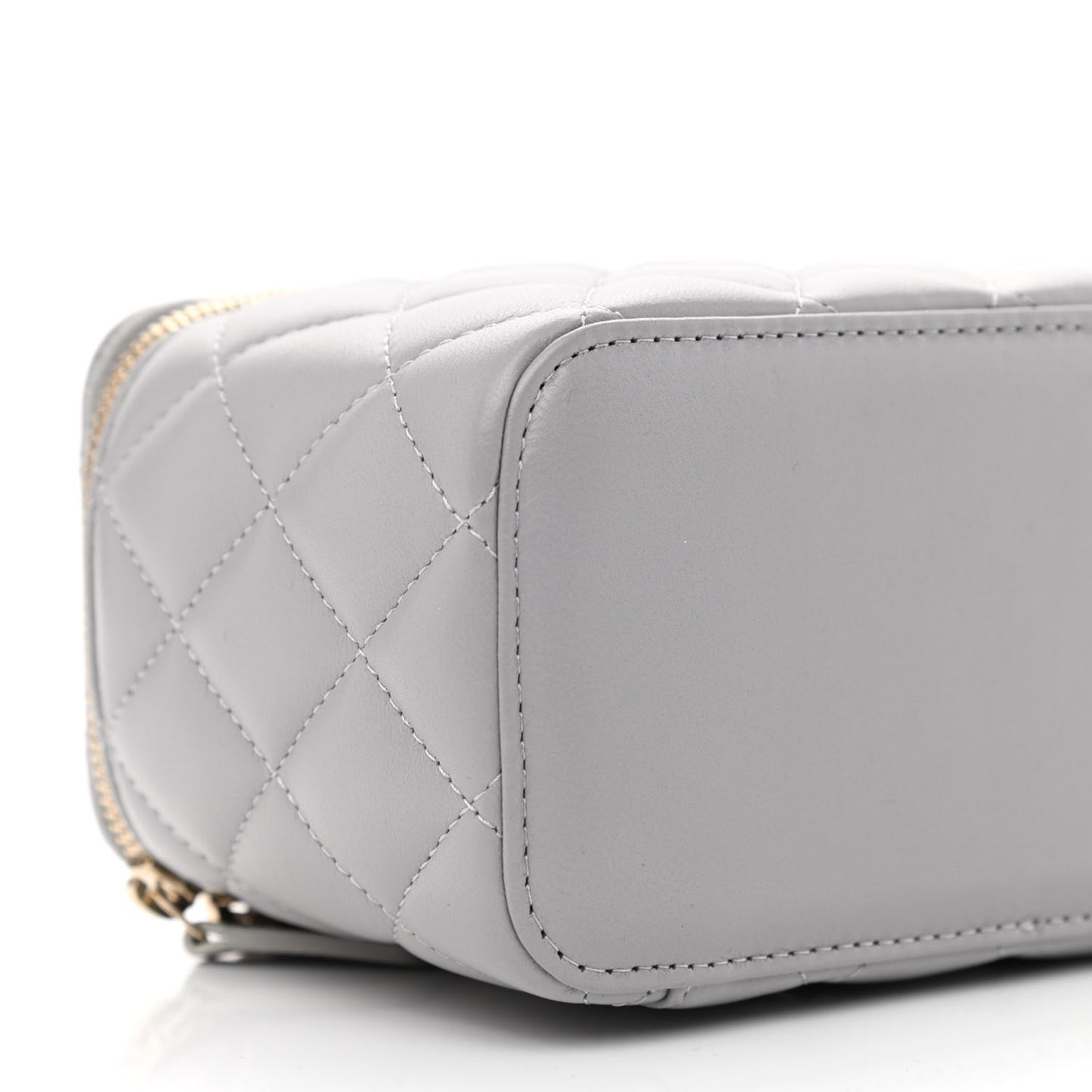 Lambskin Quilted Small Pearl Crush Vanity Case With Chain Grey