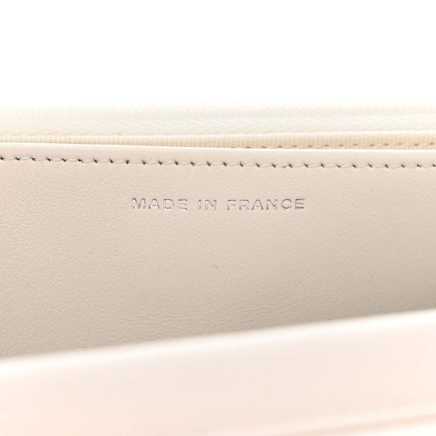 Caviar Quilted Wallet On Chain WOC White