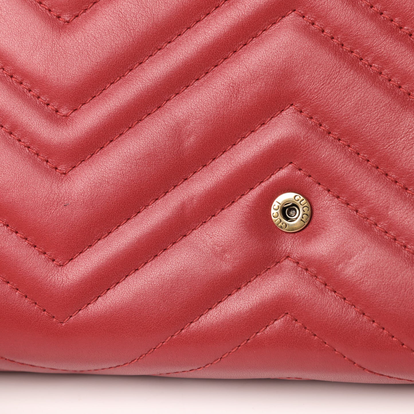 Calfskin Matelasse GG Marmont Chain Wallet Hibiscus Red