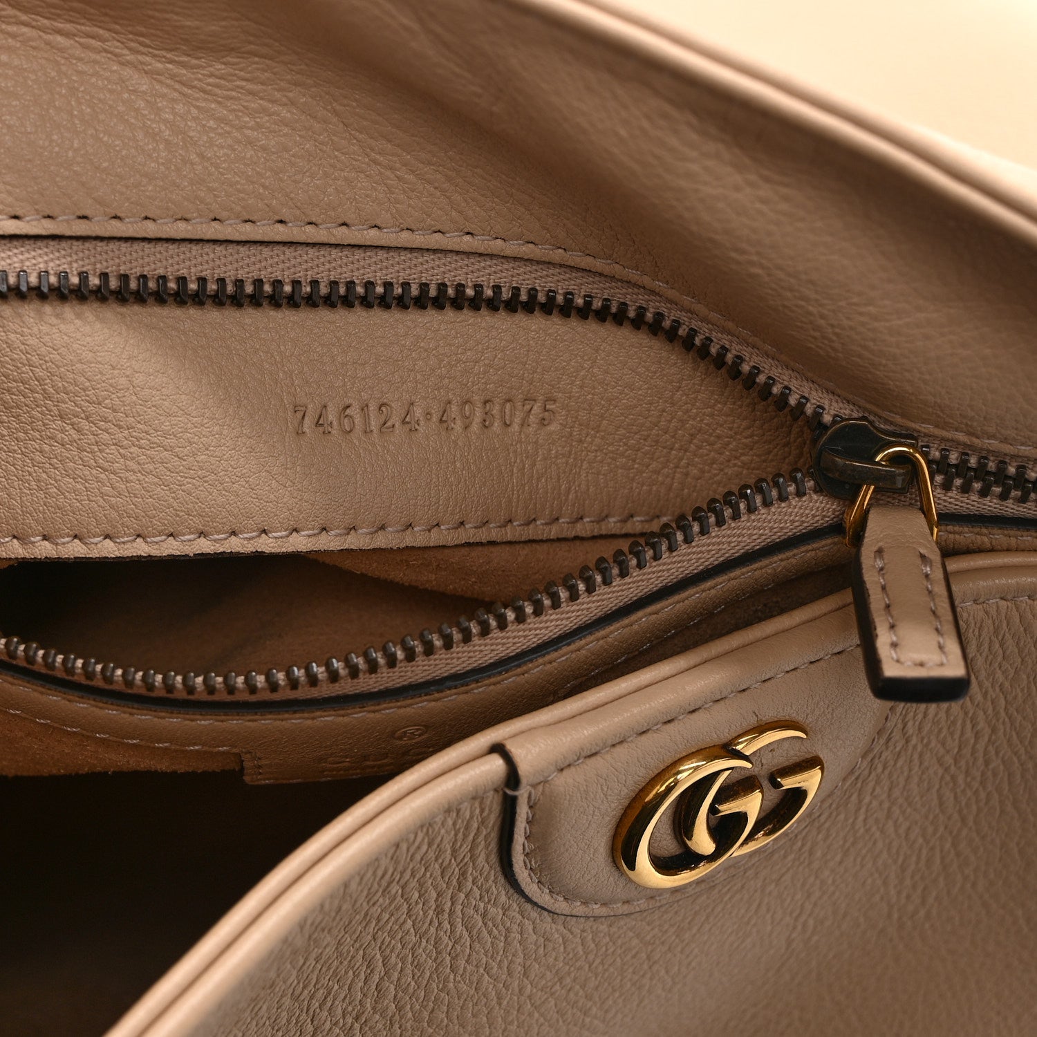 Gucci Softy Wonka Textured Dollar Calfskin Medium Diana Shoulder Bag Light Beige 7 of 11