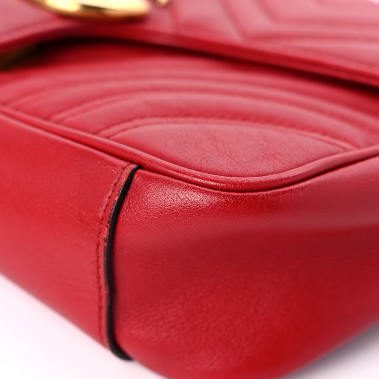Calfskin Matelasse Small GG Marmont Shoulder Bag Hibiscus Red