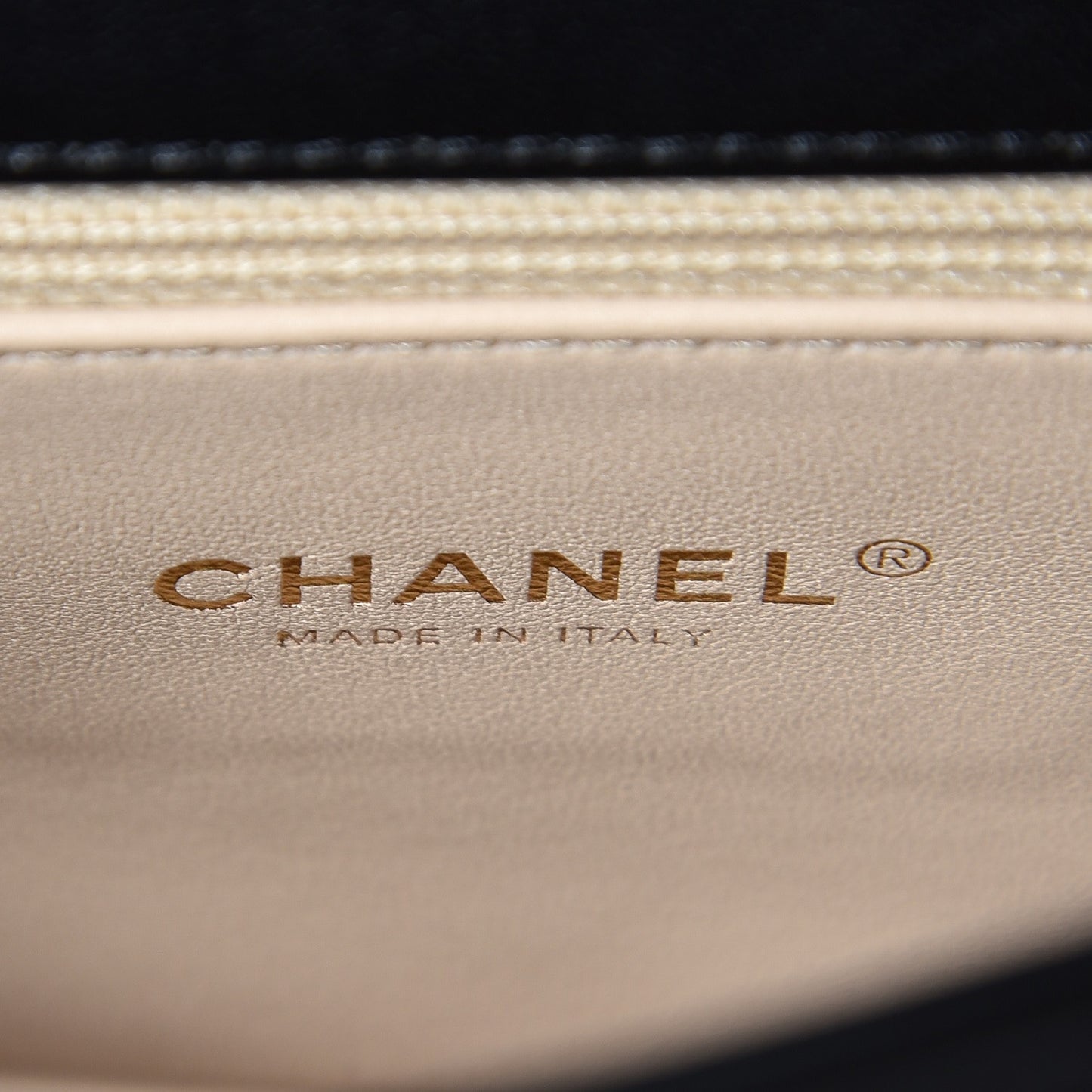 Lambskin Small Carry Chic Flap Black