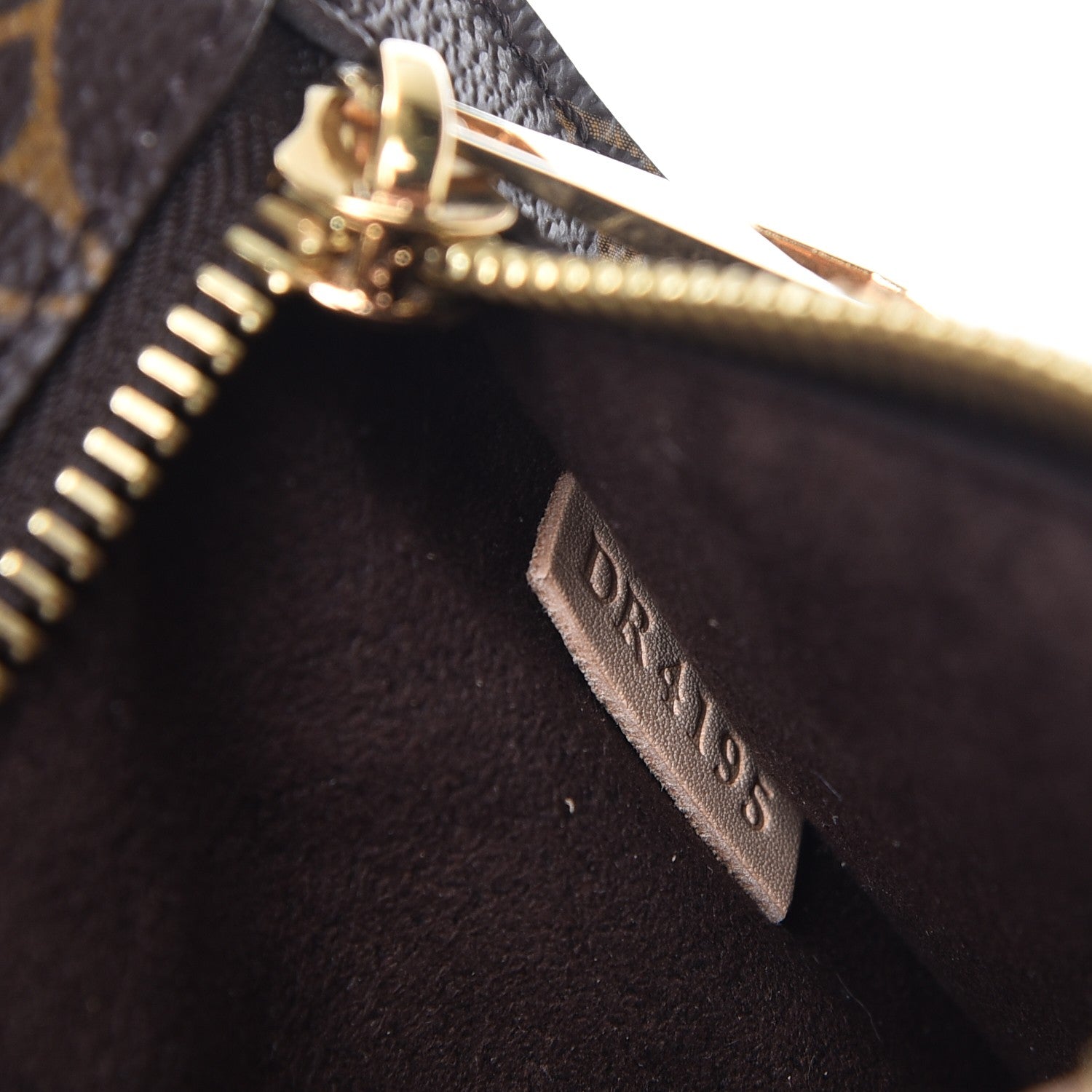 Louis Vuitton Monogram Pochette Metis 7 of 7