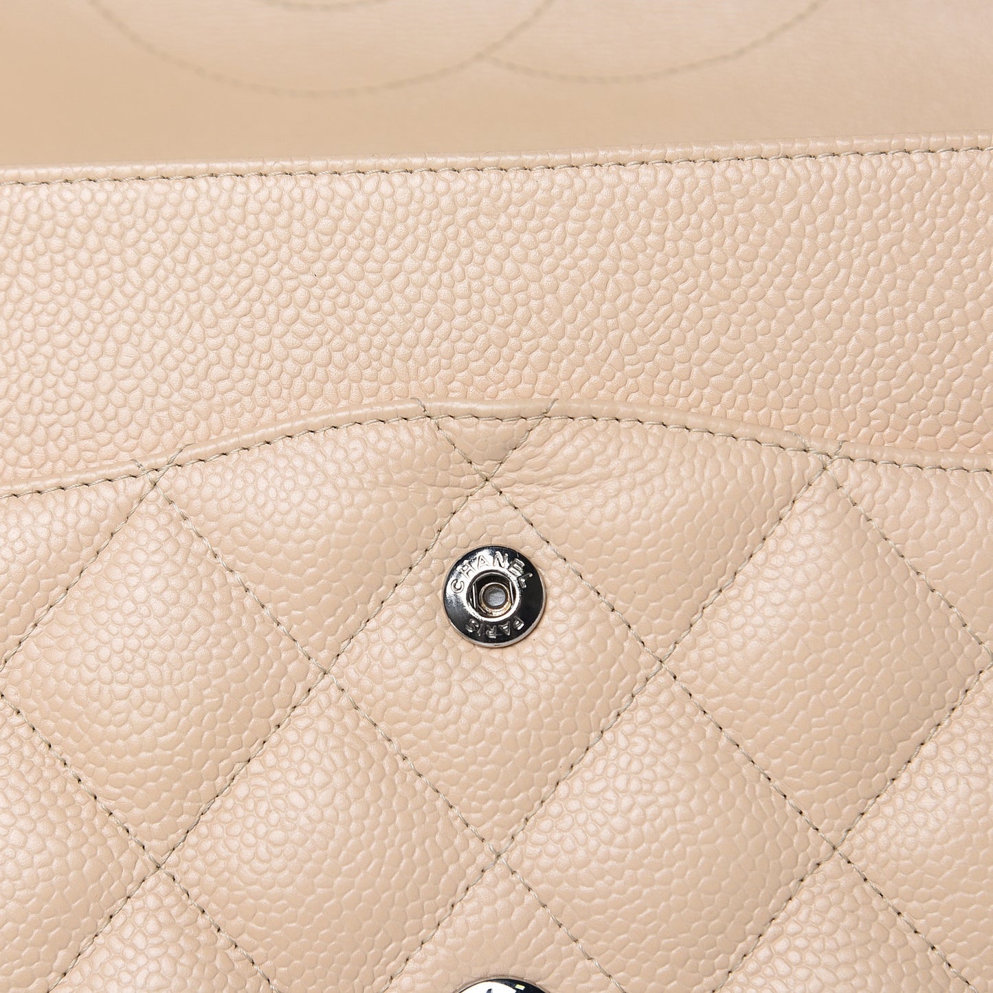 Caviar Quilted Jumbo Double Flap Beige Clair
