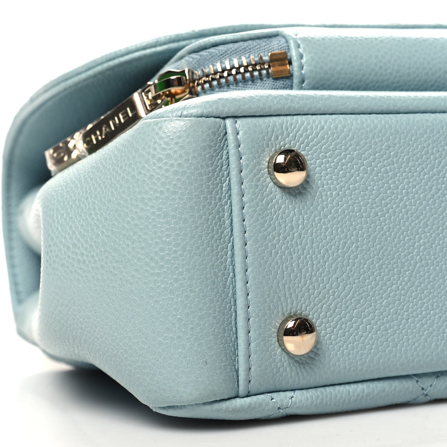 Caviar Quilted Medium Business Affinity Flap Light Blue