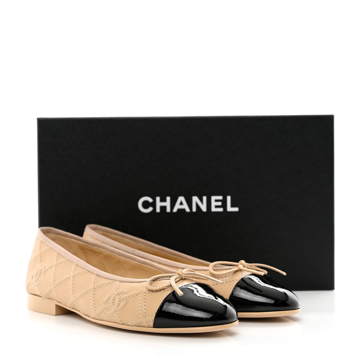 Lambskin Patent Calfskin Double Stitched CC Cap Toe Ballerina Flats 36 Beige Black