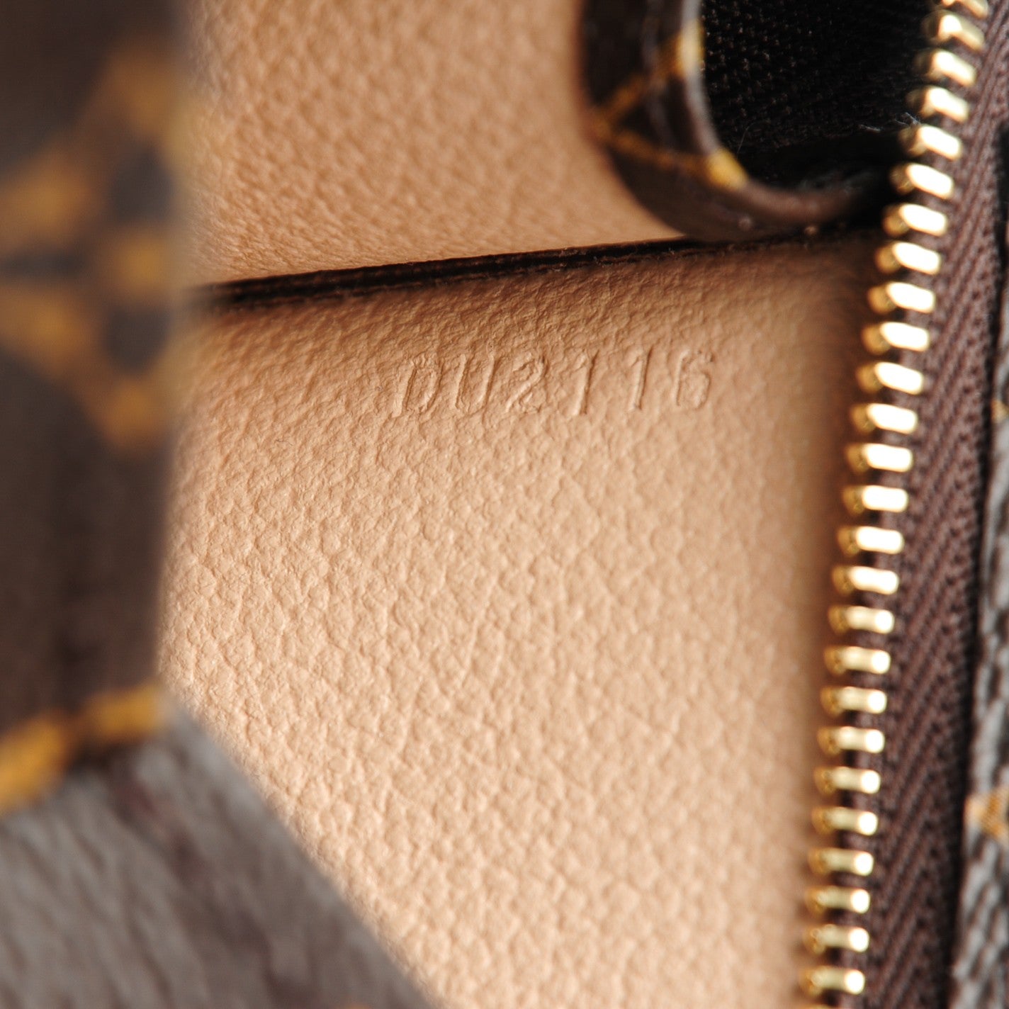 Louis Vuitton Monogram Toiletry Pouch 15 7 of 7
