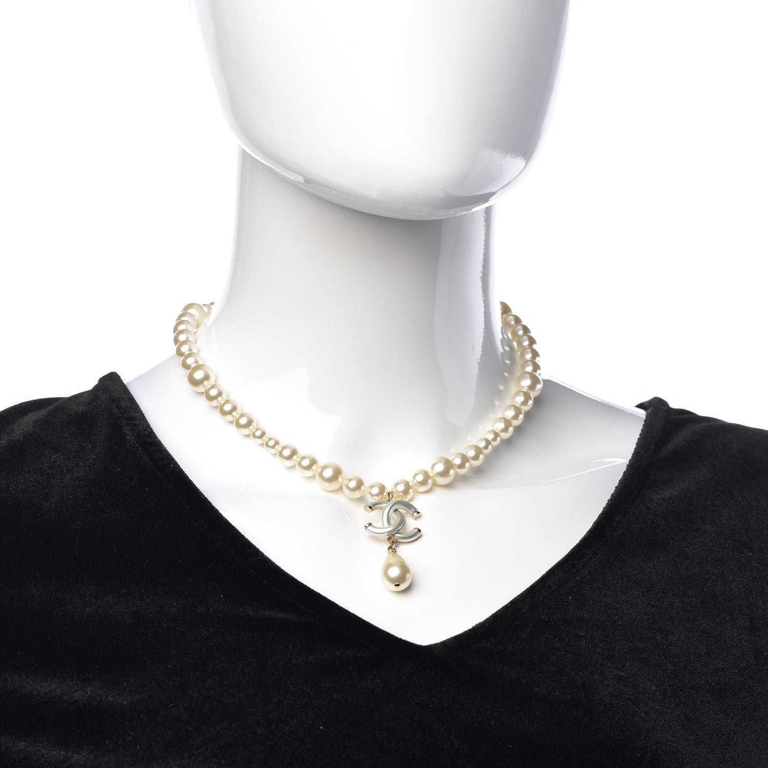 Chanel Pearl CC Short Necklace Gold 2 of 5