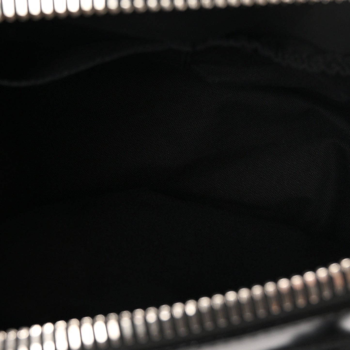 Shiny Lord Calfskin Medium Antigona Black