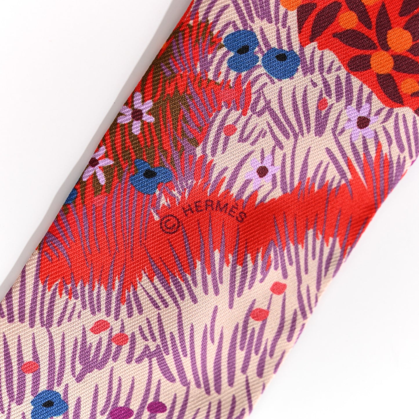 Silk Dans un Jardin Anglais Twilly Fuchsia Rouge Bleu Roy