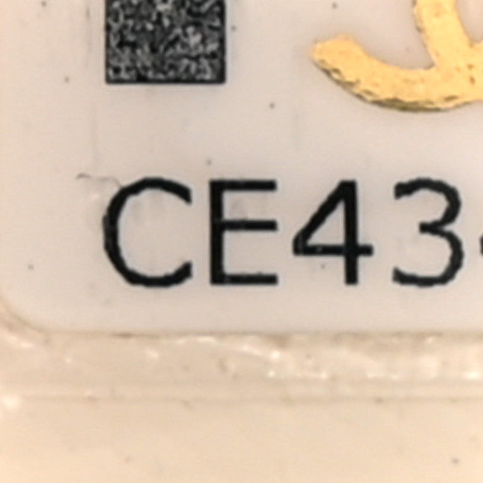 Lambskin Quilted Chain Around Pouch Hobo White