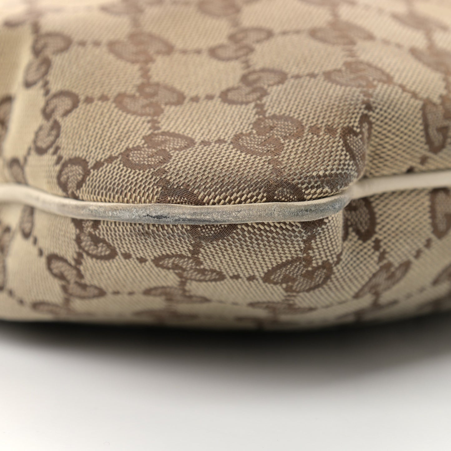 Monogram Medium New Britt Hobo Off White