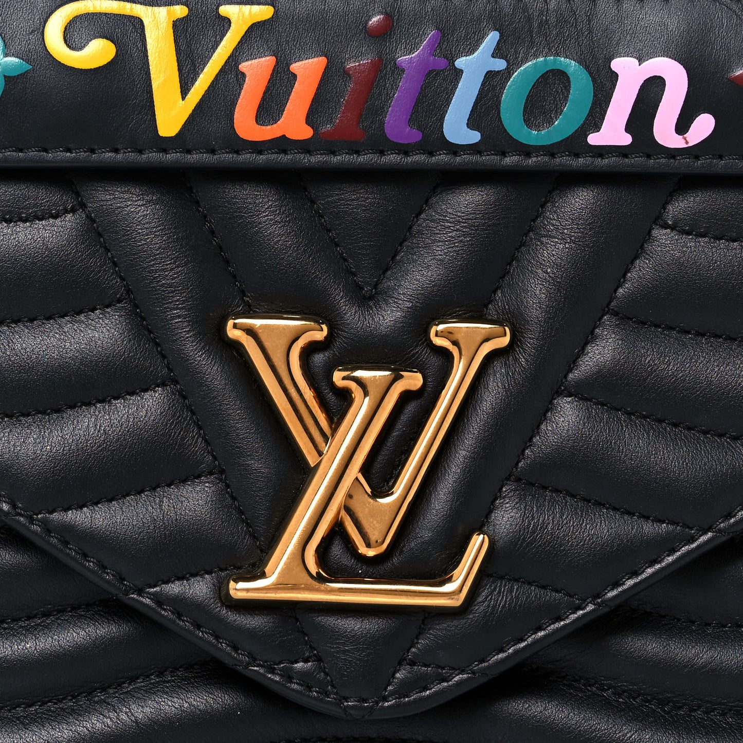 Calfskin New Wave Chain PM Black
