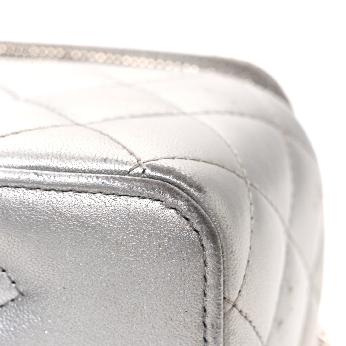 Metallic Lambskin Quilted Small CC Dynasty Vanity Case With Chain Silver
