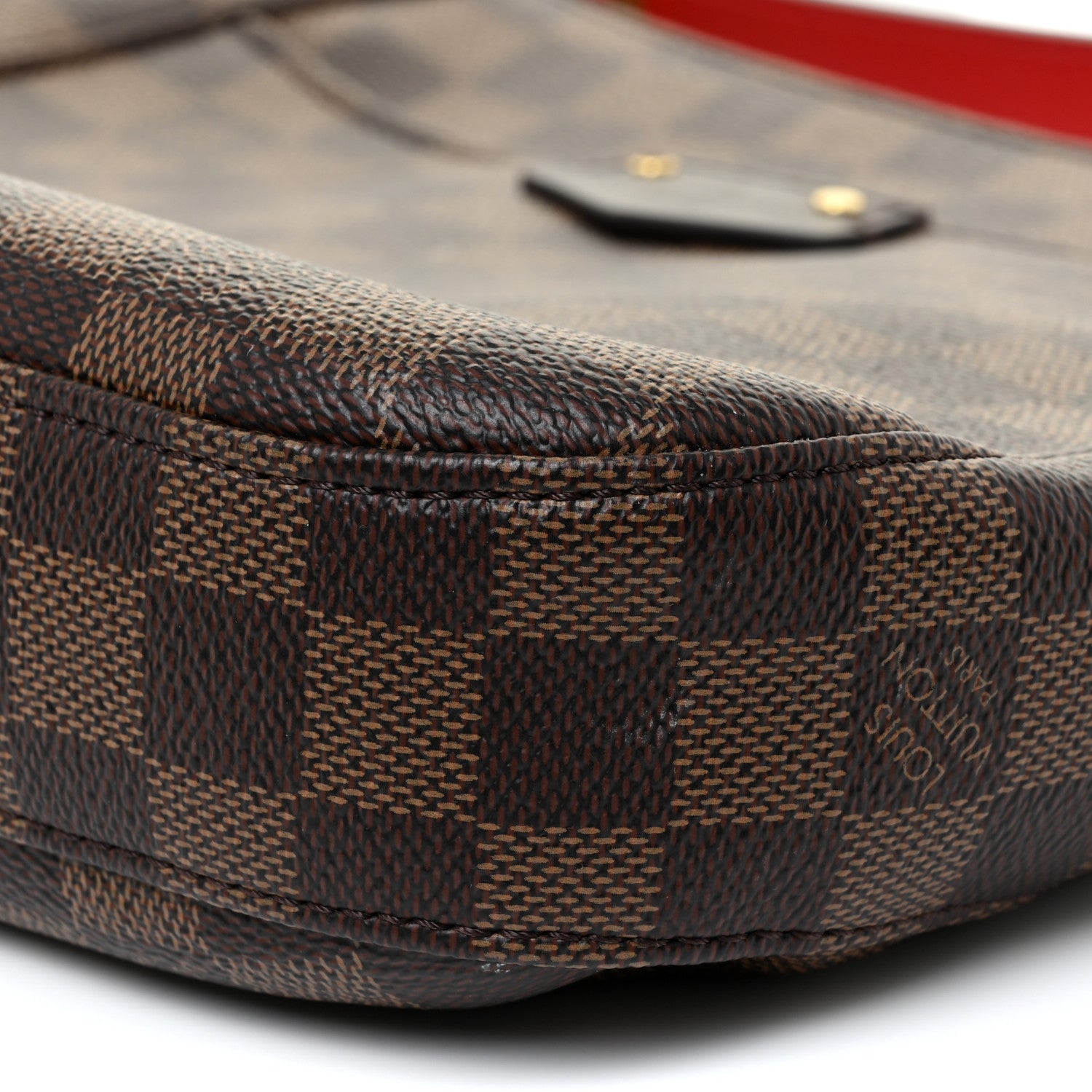 Louis Vuitton Damier Ebene South Bank Besace 9 of 11