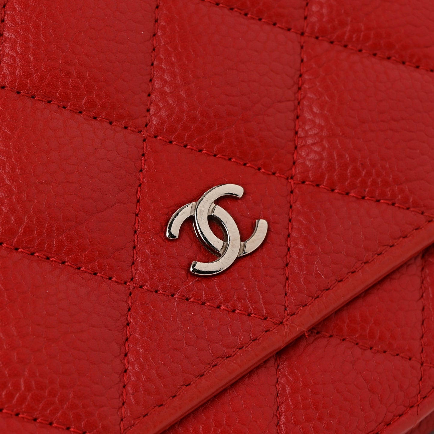 Caviar Quilted Wallet On Chain WOC Red