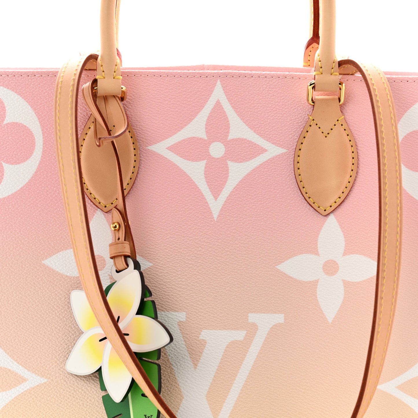 Monogram Giant By The Pool OnTheGo GM Light Pink