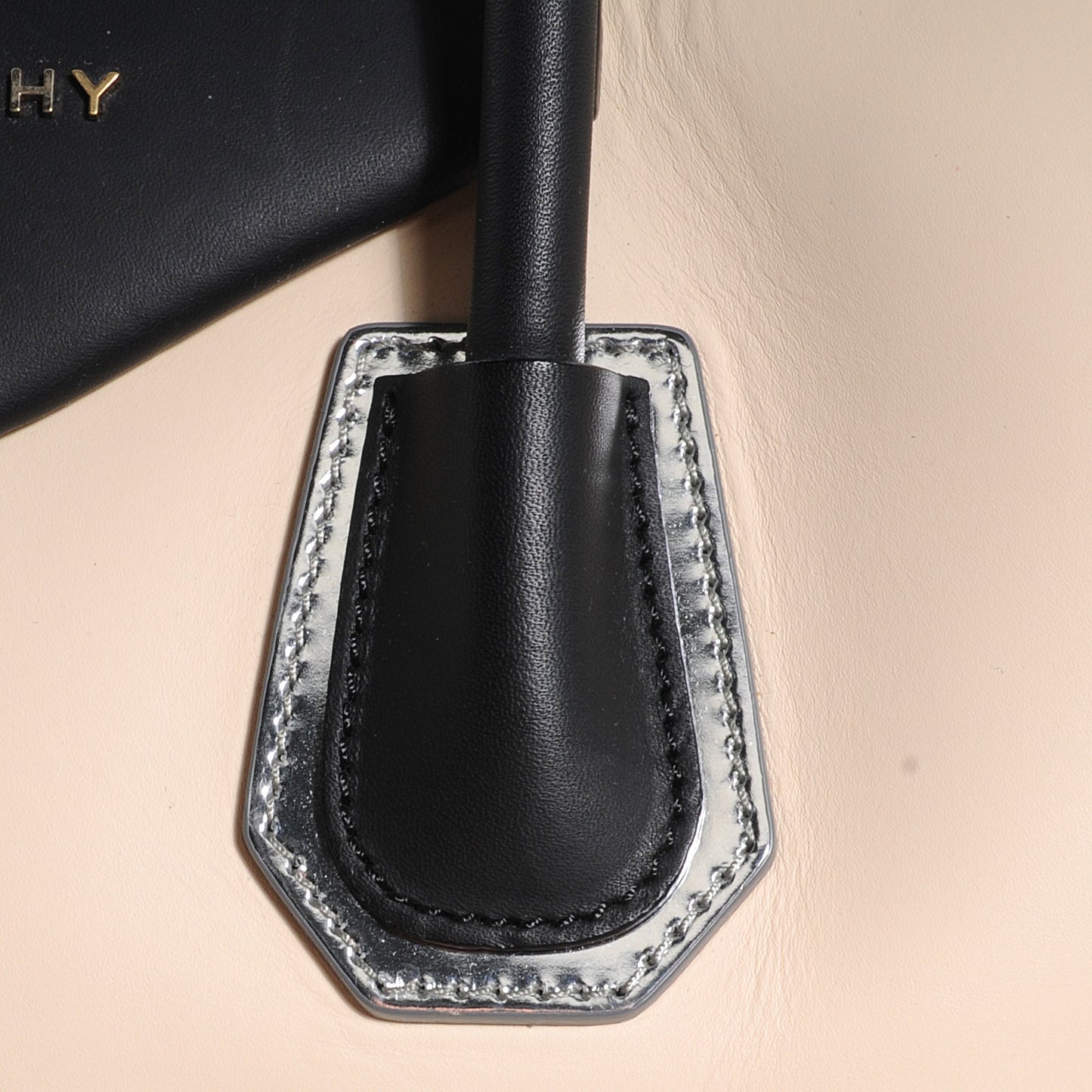 Calfskin Medium Tri-Color Antigona Beige Black Silver