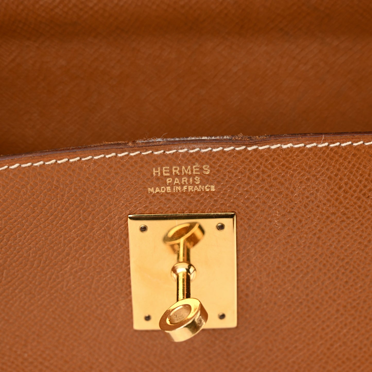 Courchevel Kelly Sellier 32 Gold