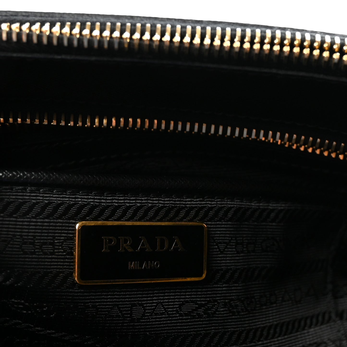Saffiano Medium Galleria Double Zip Tote Black