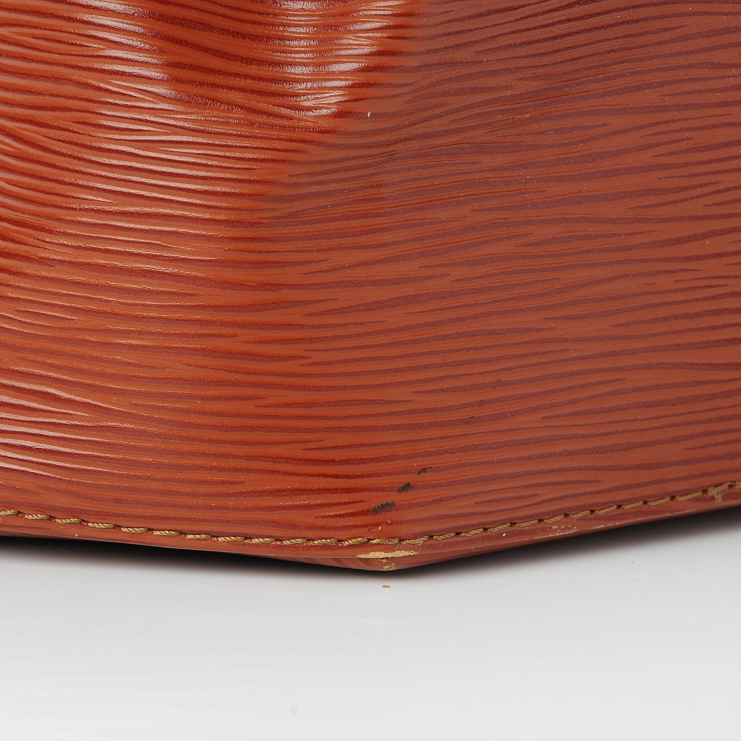 Louis Vuitton Epi Sac D'Epaule Kenyan Fawn 7 of 7