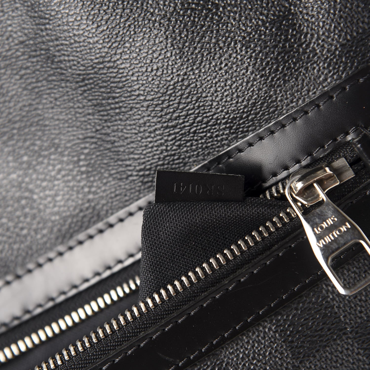 Louis Vuitton Damier Graphite Mick MM 7 of 8