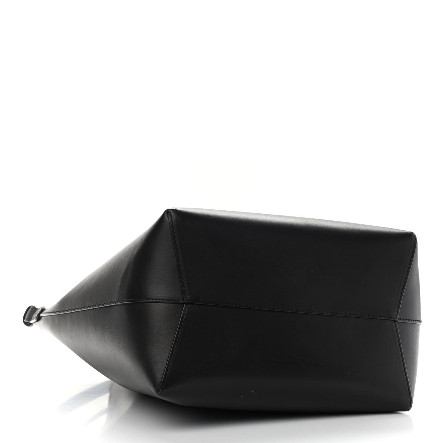 Vegetable Tanned Calfskin Bucket Bag Black Flamma