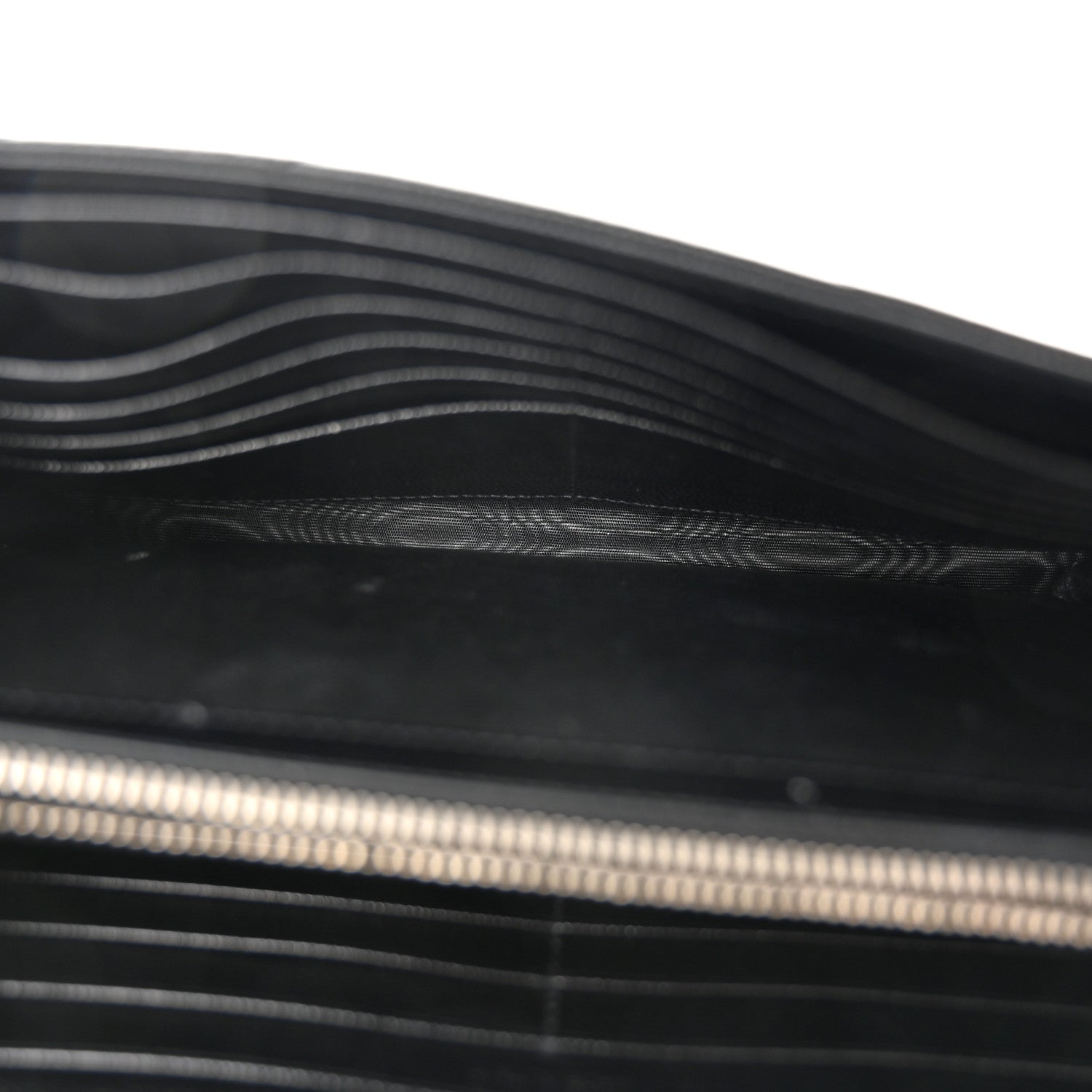 Saint Laurent Grain De Poudre Matelasse Chevron Monogram Chain Wallet Black 6 of 13
