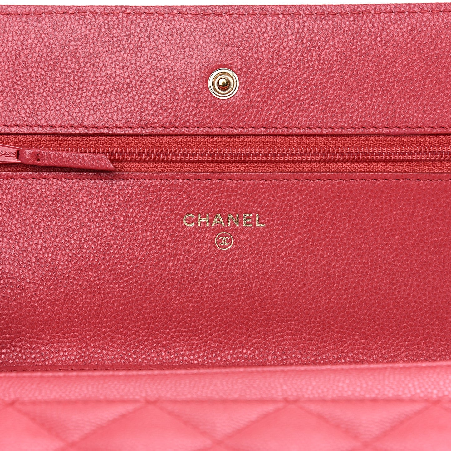 Caviar Quilted Wallet on Chain WOC Pink