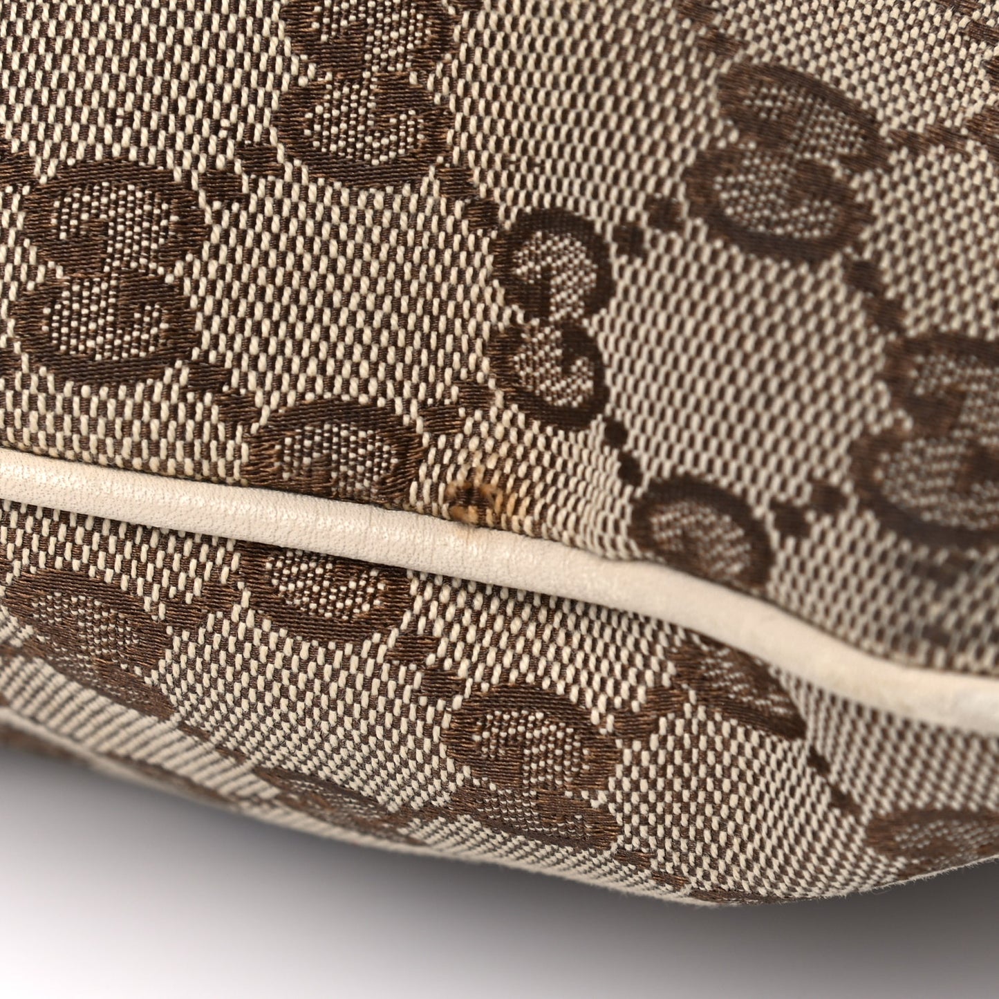 Monogram Medium New Britt Hobo Off White