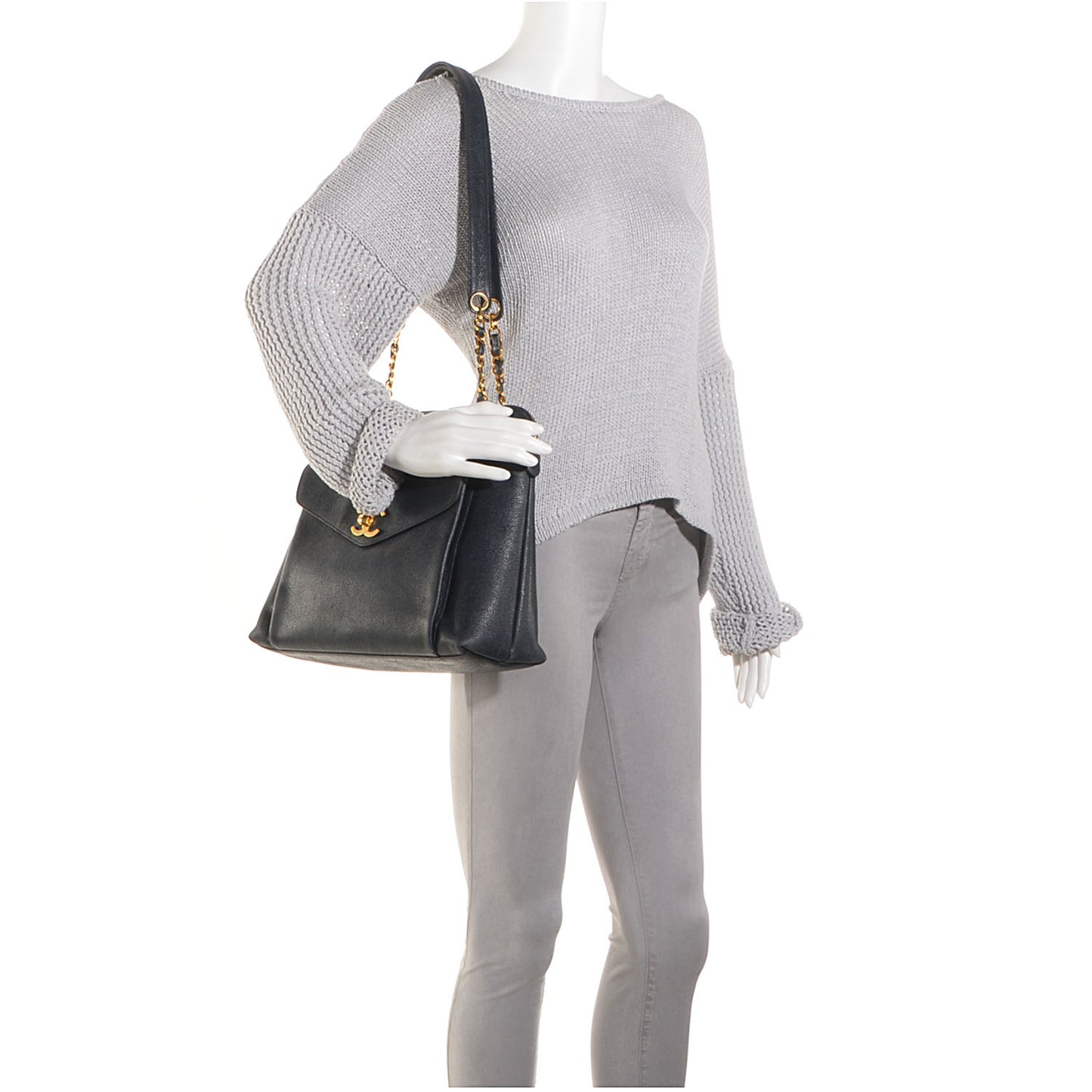 Caviar CC Shoulder Bag Navy Blue