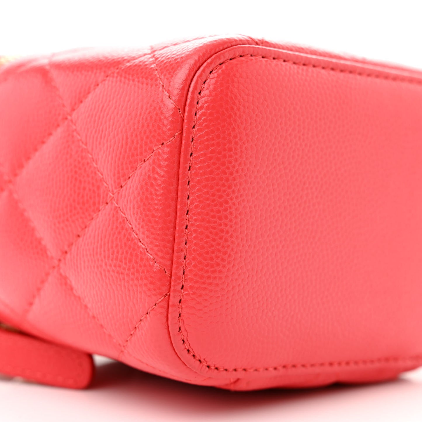 Caviar Quilted Mini Vanity Case With Chain Red