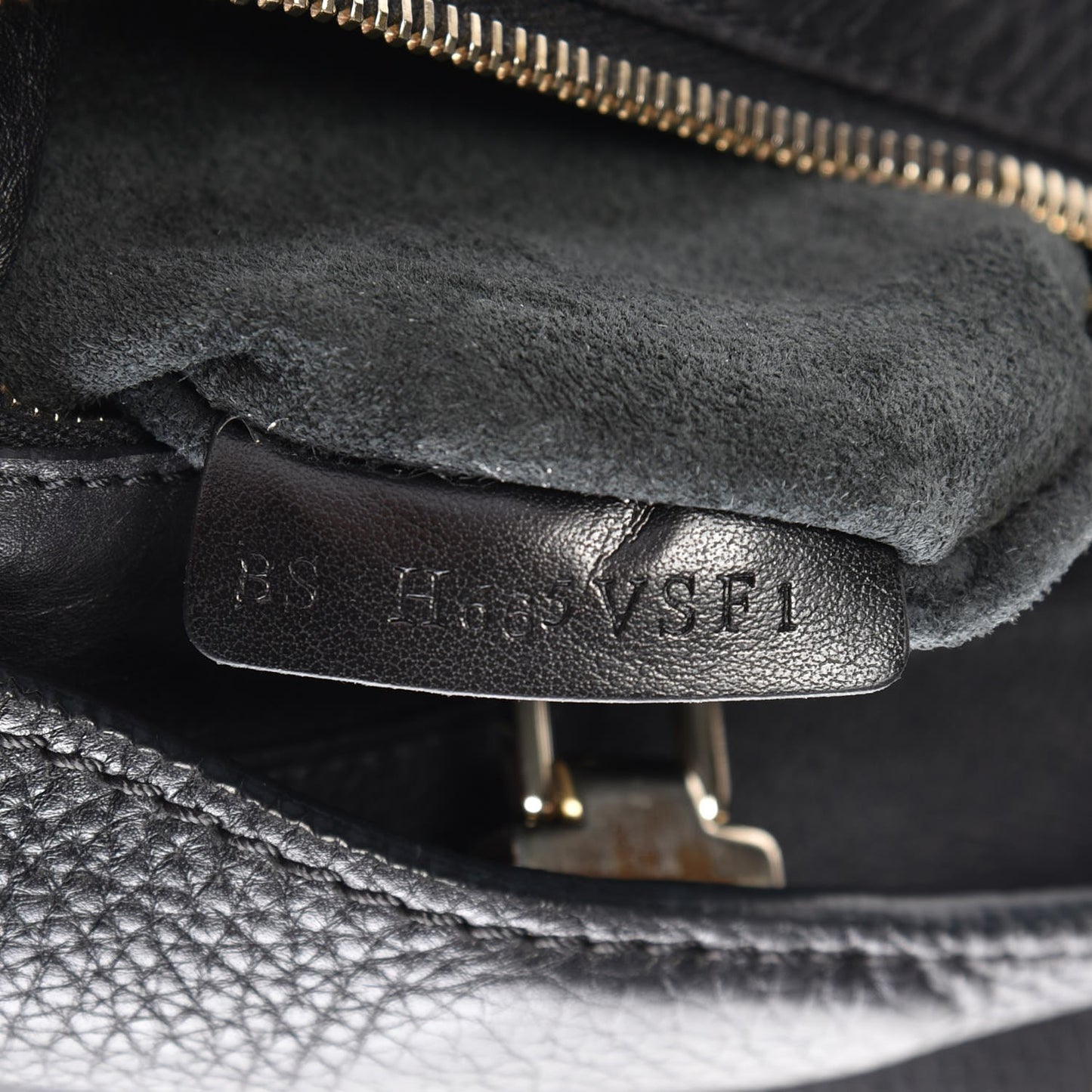 Pebbled Calfskin Large Rockstud Flip-Lock Messenger Bag Black
