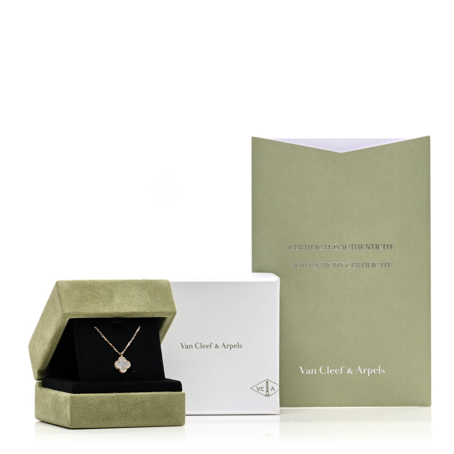 18K Yellow Gold Mother of Pearl Sweet Alhambra Pendant Necklace