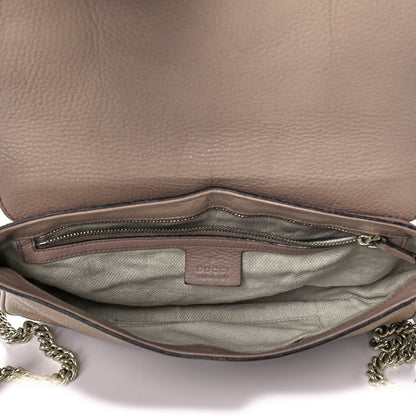 Gucci Pebbled Calfskin Medium Soho Flap Crossbody Camelia 4 of 12