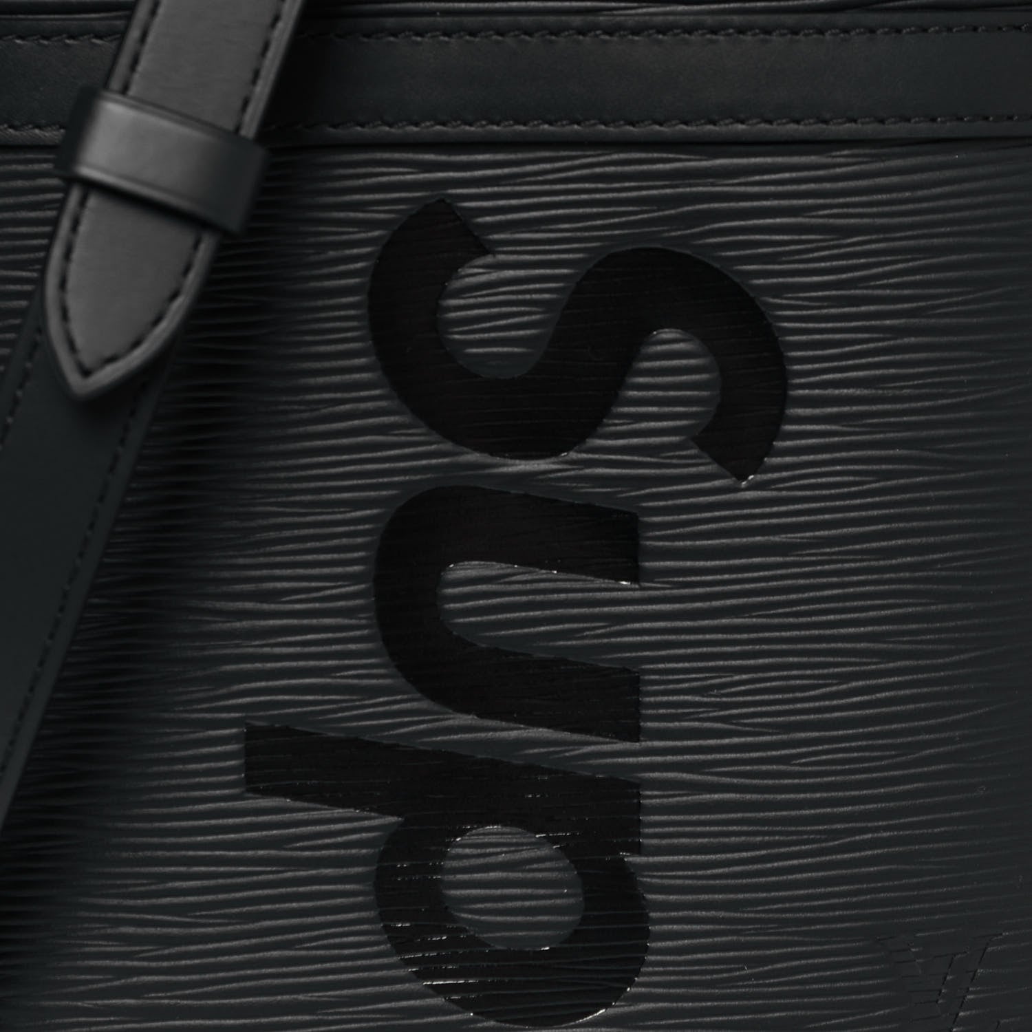 Louis Vuitton X SUPREME Epi Danube PM Black 8 of 13