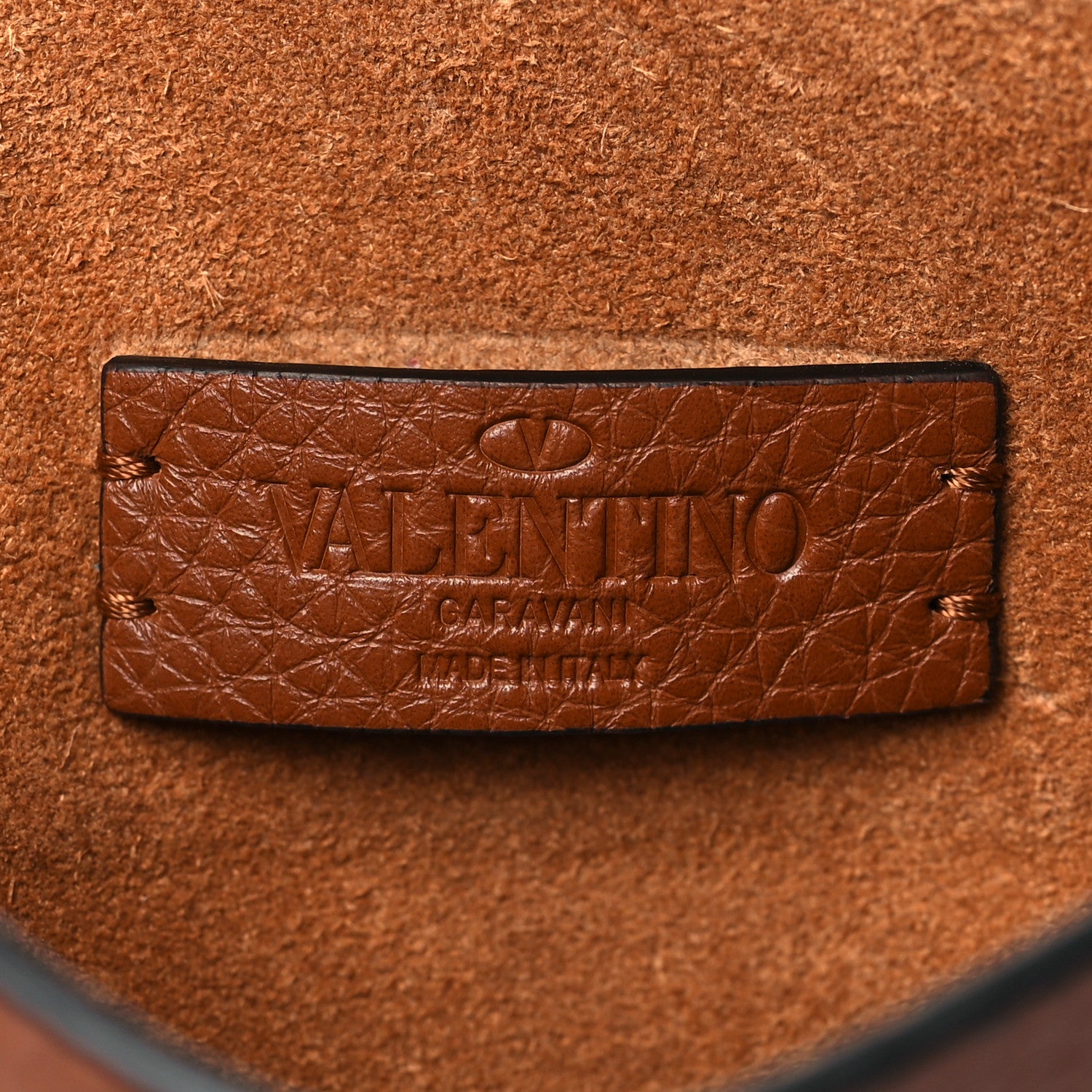Valentino Garavani Pebbled Calfskin Roman Stud Logo Crossbody Pouch Selleria 6 of 9