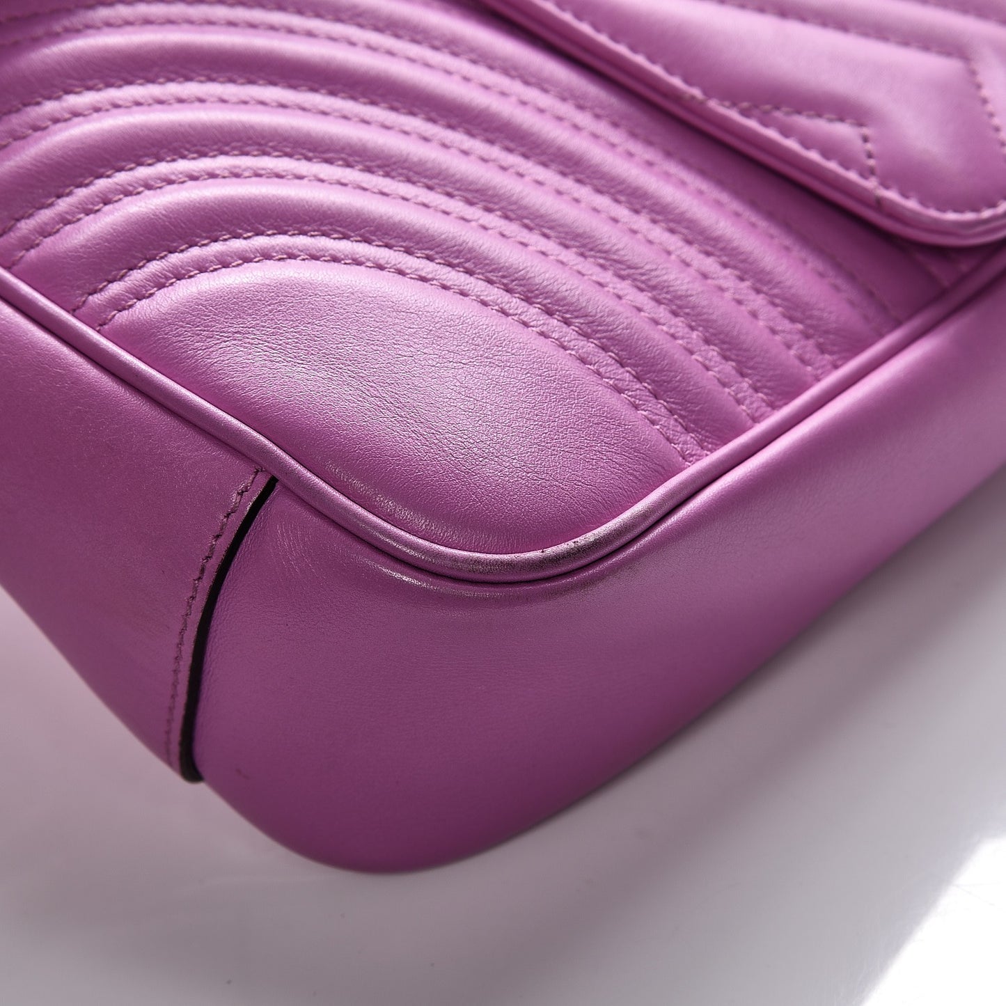 Calfskin Matelasse Medium GG Marmont Shoulder Bag Candy Mousse