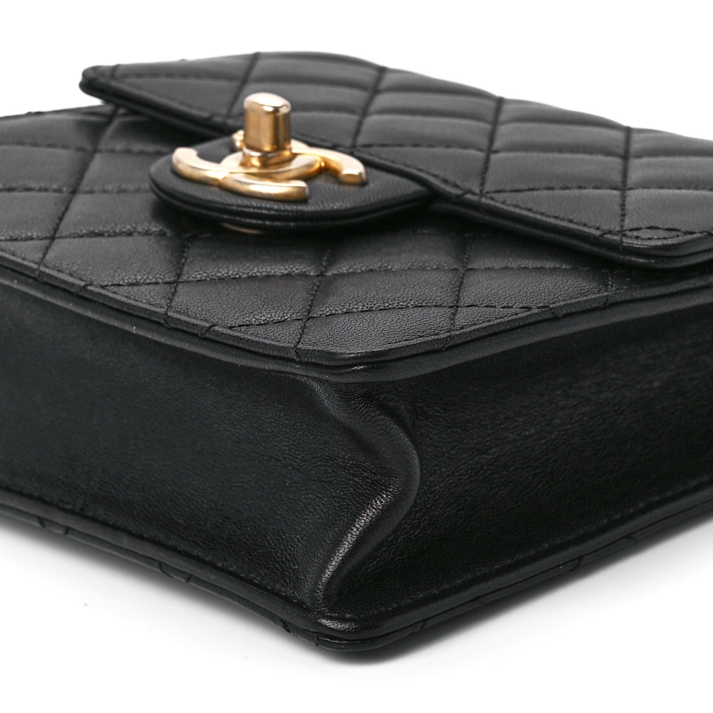 Lambskin Quilted Chic Pearls Flap Black