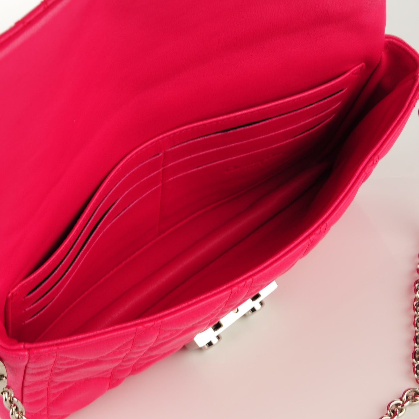 Lambskin Cannage New Lock Pouch Fuchsia