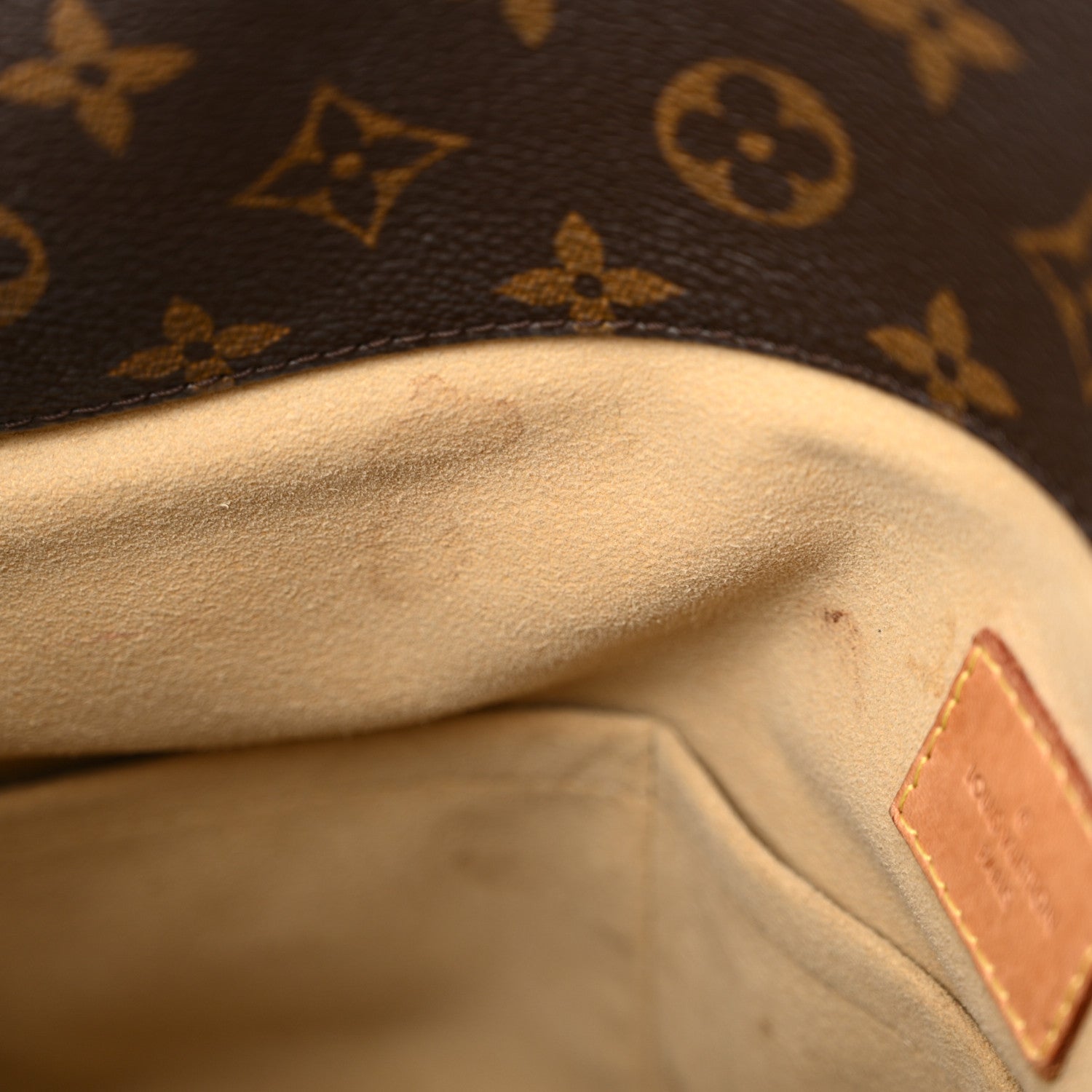 Louis Vuitton Monogram Artsy MM 11 of 15