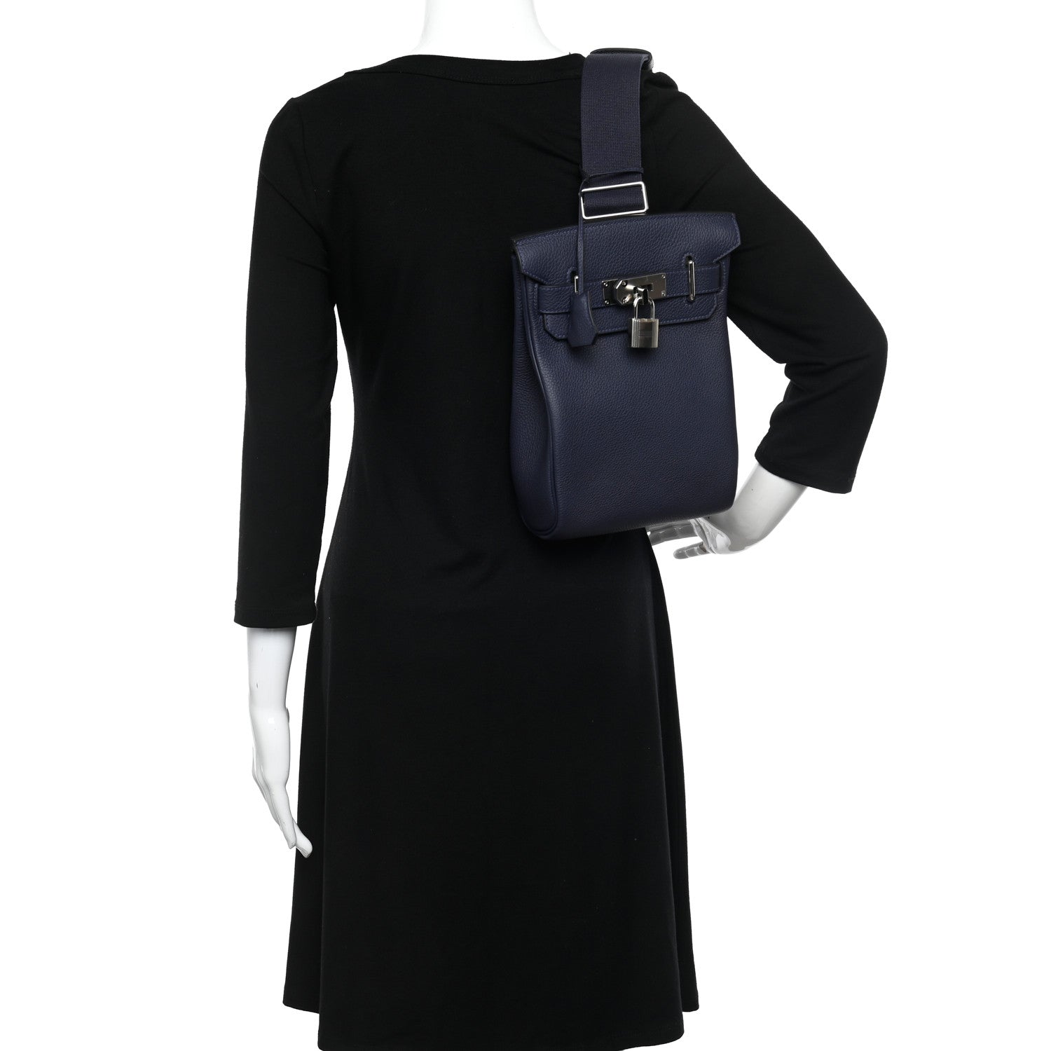 Hermes Togo Hac A Dos PM Bleu Nuit 2 of 10