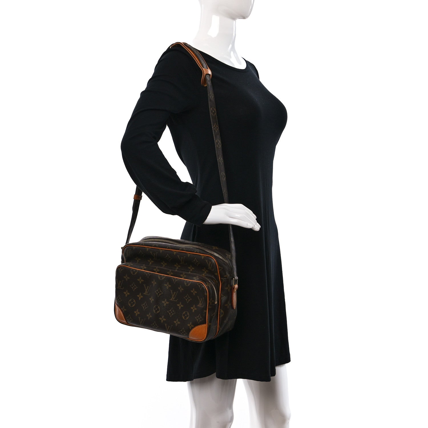 Louis Vuitton Monogram Nil 28 2 of 8