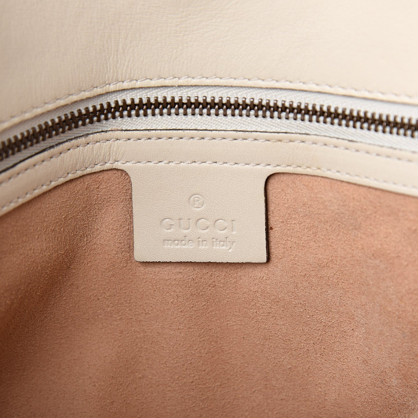 Calfskin Matelasse Medium GG Marmont Shoulder Bag White