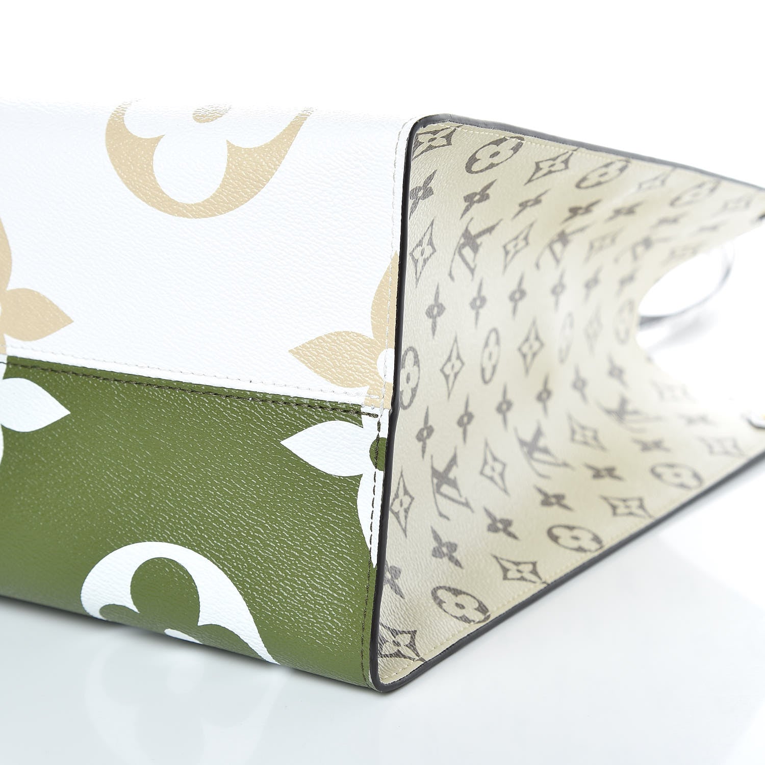 Louis Vuitton Monogram Giant Onthego GM Kaki Beige 9 of 10