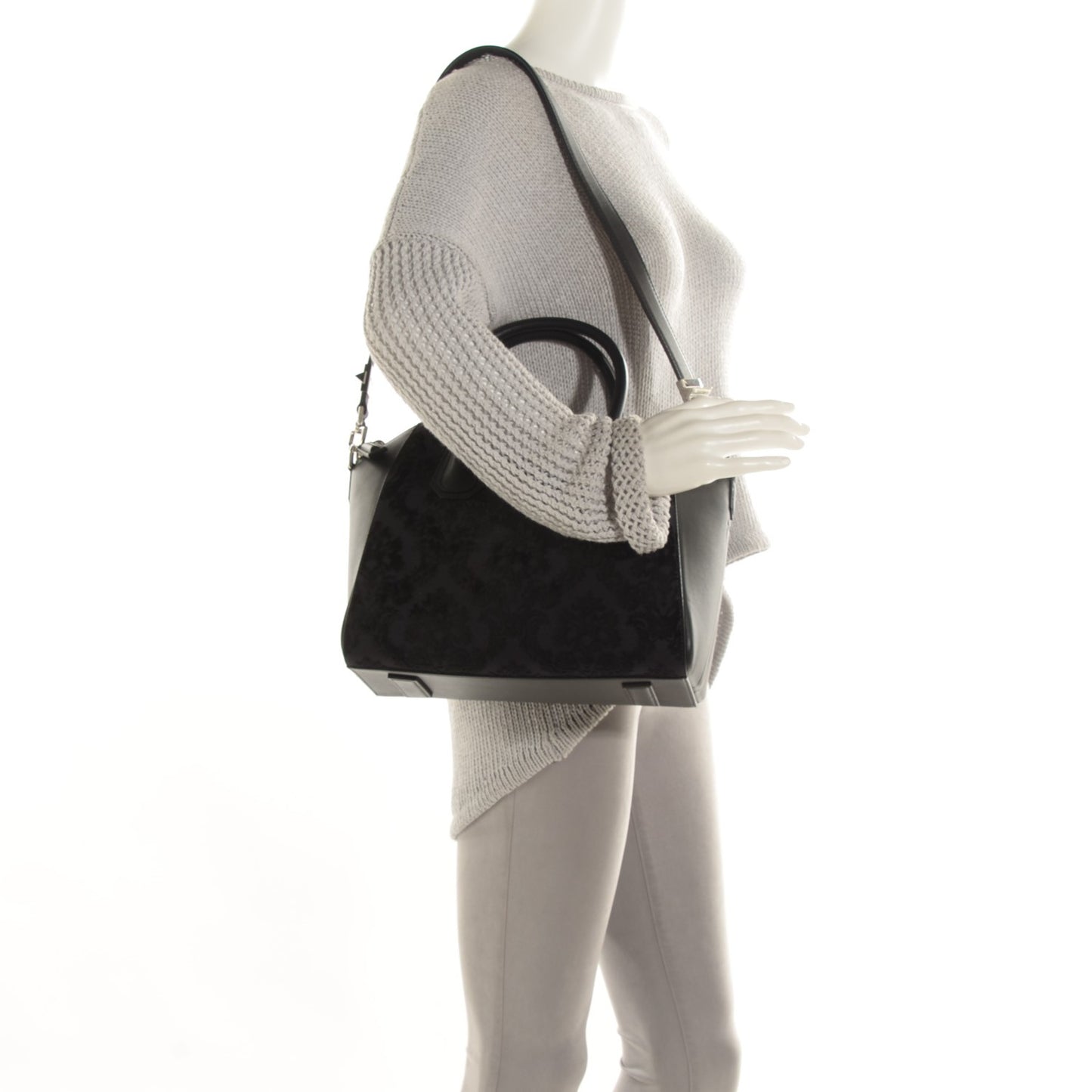 Calfskin Velvet Small Devoree Antigona Black