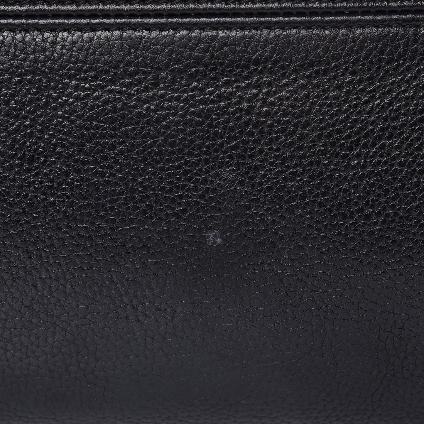 Pebbled Calfskin Large Skull Padlock Zip Around Tote Black