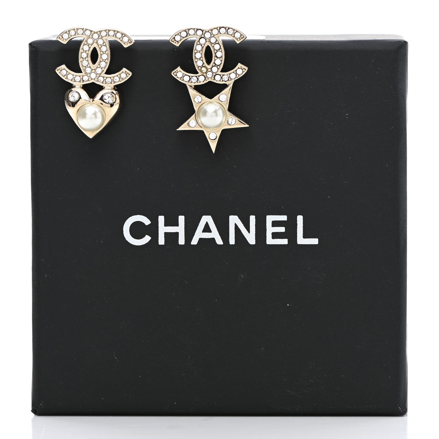 Chanel Crystal Pearl Charming Winter CC Star Heart Earrings Gold 5 of 5
