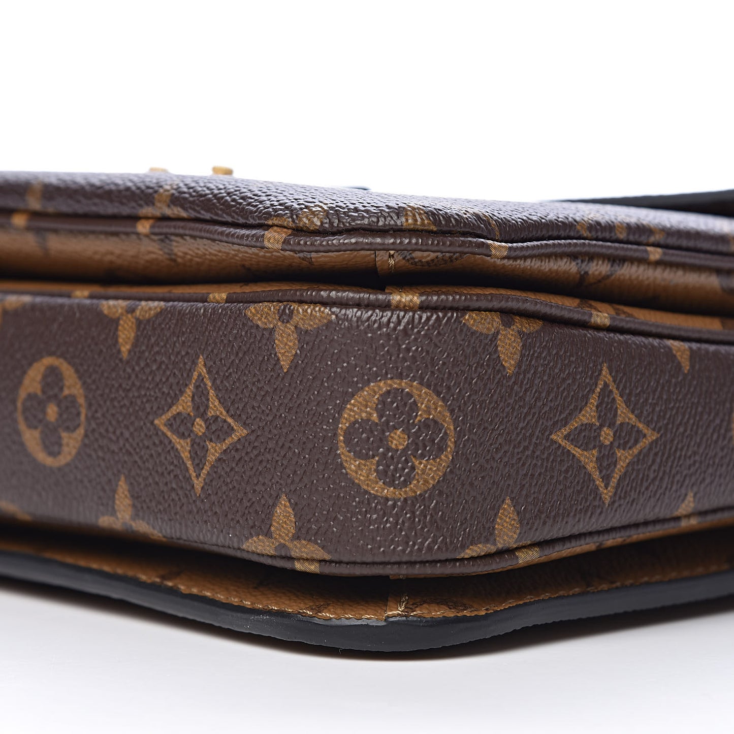 Reverse Monogram Pochette Metis